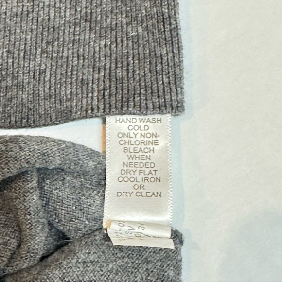 Banana Republic Luxury Blend Silk Cashmere V-Neck Sweater XL - Picture 5 of 6